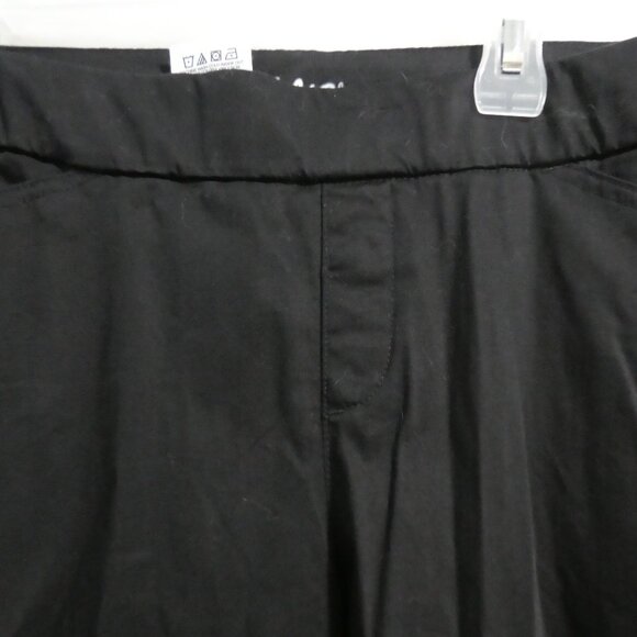 LEE - Style Up | 14 medium | Black Capri Pants | Slit Bottom Sides | NWOT - Picture 4 of 16